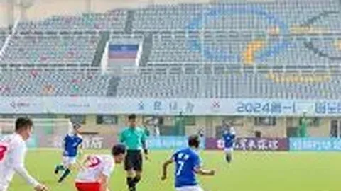 王子文男友眼含深情，共度平凡时光